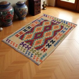Preproga Kilim Chobi 147x101 cm – etnični slog in ročna izdelava