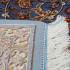 Svilena preproga Mojan svetlo modra 150x225 perzijska preproga iz viskozne svile
