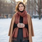 Eleganten ženski šal 215x105 bordo-bež z avtentičnim vzorcem