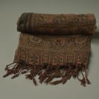 Eleganten ženski šal 215x105 temno zelen z avtentičnim vzorcem